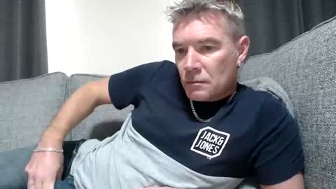 Snapshot of simplelife0 chatting on 16, 10, 2025 Ricky online show from 16, 10, 2025