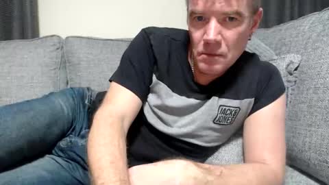 Snapshot of simplelife0 chatting on 30, 10, 2025 Ricky online show from 30, 10, 2025