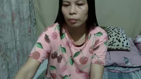 Snapshot of simply_me143 chatting on 21, 11, 2025 mia online show from 21, 11, 2025