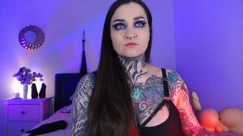Ms. Sindel online show from 4, 2, 2025