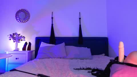 Ms. Sindel online show from 8, 2, 2025