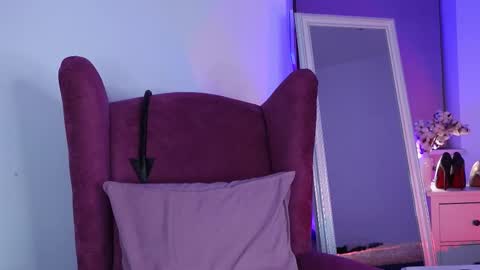 Ms. Sindel online show from 5, 3, 2025