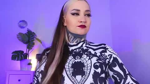Ms. Sindel online show from 11, 9, 2025