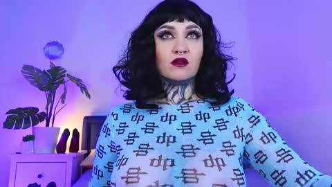 Ms. Sindel online show from 18, 9, 2025