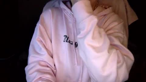 Snapshot of sindrastone chatting on 12, 1, 2025 Sindra online show from 12, 1, 2025