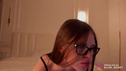 Snapshot of sinful_girl chatting on 15, 3, 2026 Ellie online show from 15, 3, 2026