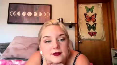 Snapshot of singlesexymom chatting on 5, 12, 2024 singlesexymom online show from 5, 12, 2024