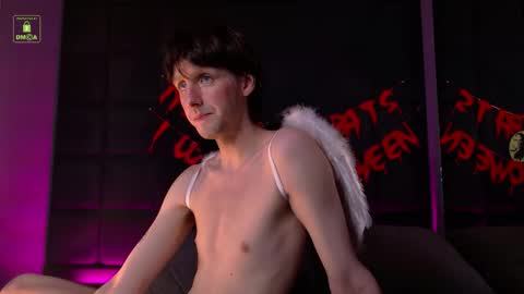 Snapshot of sinkisser chatting on 29, 10, 2025 WARREN online show from 29, 10, 2025