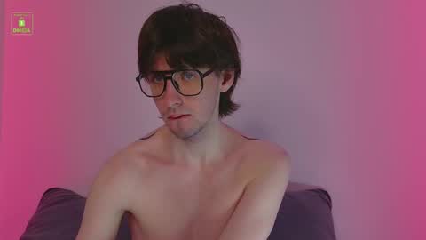 Snapshot of sinkisser chatting on 5, 11, 2025 WARREN online show from 5, 11, 2025