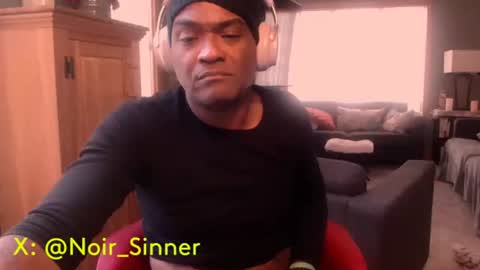 Snapshot of sinnernoir chatting on 21, 10, 2025 My Name Is..............................John online show from 21, 10, 2025