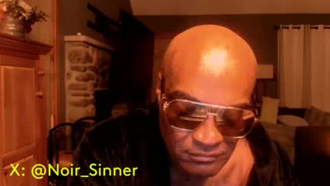 Snapshot of sinnernoir chatting on 23, 10, 2025 My Name Is..............................John online show from 23, 10, 2025