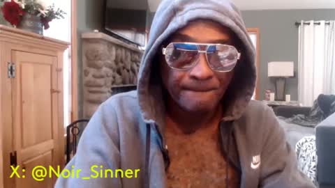 Snapshot of sinnernoir chatting on 27, 10, 2025 My Name Is..............................John online show from 27, 10, 2025