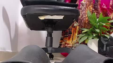 only foot                         worshipers here online show from 25, 12, 2024