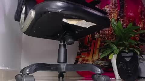 only foot                         worshipers here online show from 27, 12, 2024