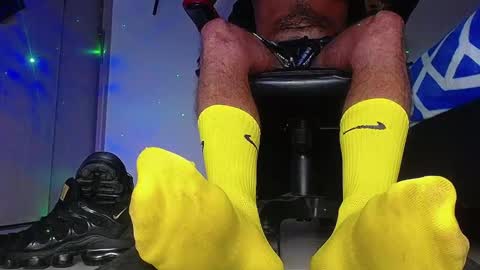 only foot                         worshipers here online show from 4, 2, 2026