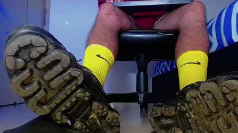 only foot                         worshipers here online show from 28, 2, 2026