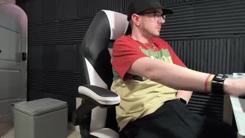 Sir Daddy McQween online show from 4, 4, 2026