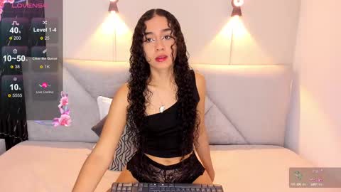 Snapshot of sisi_rosex chatting on 5, 3, 2025 Shopia online show from 5, 3, 2025