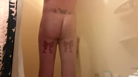 Snapshot of sissy_krissie chatting on 9, 11, 2025 Sissy Krissie online show from 9, 11, 2025