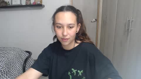 Snapshot of skarlet_adams chatting on 20, 12, 2024 Alice online show from 20, 12, 2024