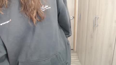 Snapshot of skarlet_adams chatting on 10, 1, 2025 Alice online show from 10, 1, 2025