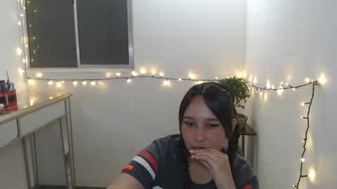 Snapshot of skarlet_adams chatting on 24, 1, 2025 Alice online show from 24, 1, 2025