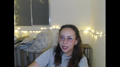 Snapshot of skarlet_adams chatting on 3, 2, 2025 Alice online show from 3, 2, 2025