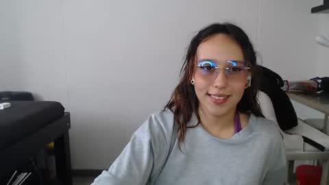 Snapshot of skarlet_adams chatting on 5, 2, 2025 Alice online show from 5, 2, 2025