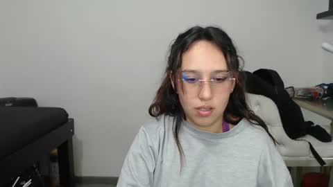 Snapshot of skarlet_adams chatting on 6, 2, 2025 Alice online show from 6, 2, 2025