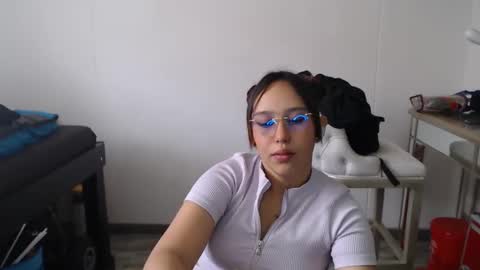 Snapshot of skarlet_adams chatting on 6, 2, 2025 Alice online show from 6, 2, 2025