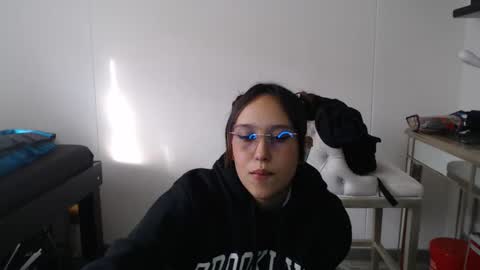 Snapshot of skarlet_adams chatting on 6, 2, 2025 Alice online show from 6, 2, 2025