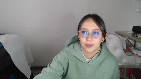 Snapshot of skarlet_adams chatting on 12, 2, 2025 Alice online show from 12, 2, 2025