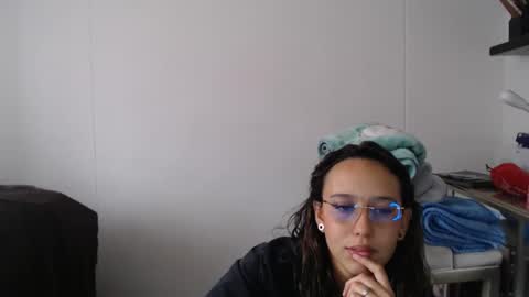 Snapshot of skarlet_adams chatting on 18, 2, 2025 Alice online show from 18, 2, 2025