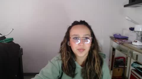 Snapshot of skarlet_adams chatting on 4, 3, 2025 Alice online show from 4, 3, 2025