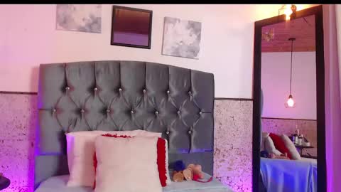 Elizabeth online show from 2, 1, 2025