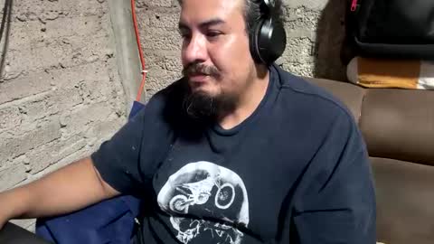 Snapshot of skinhell chatting on 17, 10, 2025 Elias online show from 17, 10, 2025