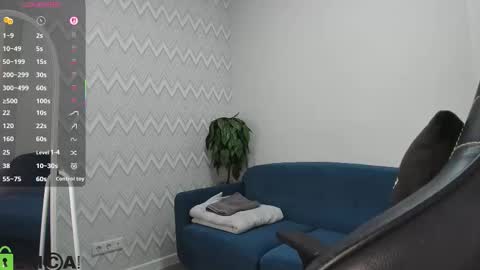 Snapshot of skinny_alice chatting on 26, 10, 2025 Alice GMT 2 Mon Tues Thur Fri Sun 0300am-0900am online show from 26, 10, 2025