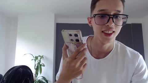 Snapshot of skinny_bigcock20 chatting on 24, 2, 2025 skinny_bigcock20 online show from 24, 2, 2025