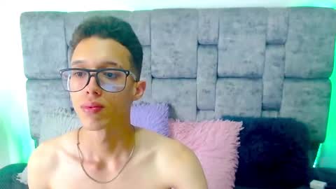 Snapshot of skinny_bigcock20 chatting on 26, 2, 2025 skinny_bigcock20 online show from 26, 2, 2025