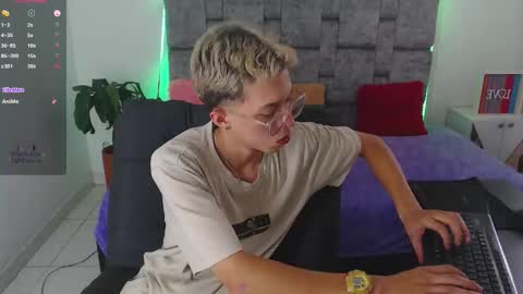 Snapshot of skinny_bigcock20 chatting on 20, 11, 2025 skinny_bigcock20 online show from 20, 11, 2025