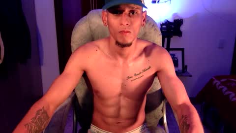Snapshot of skinny_boy_hot chatting on 25, 2, 2026 skinny online show from 25, 2, 2026
