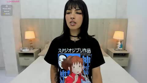 Emily Rojas online show from 15, 10, 2025