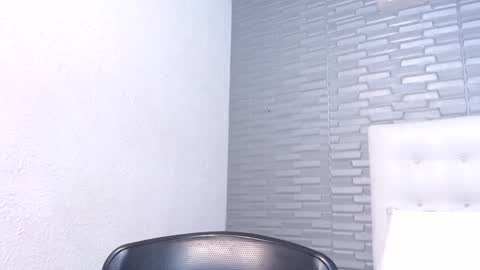 skinny_hottie18 online show from 14, 12, 2024