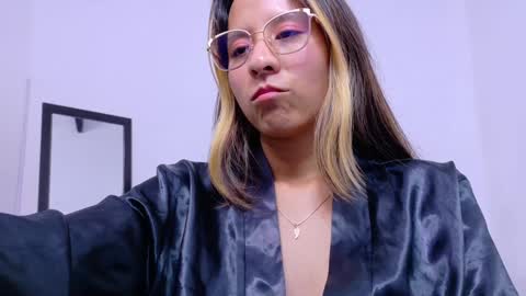 skinny_hottie18 online show from 29, 1, 2025