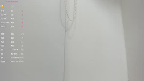 Snapshot of skinny_susana chatting on 26, 10, 2025 online show from 26, 10, 2025