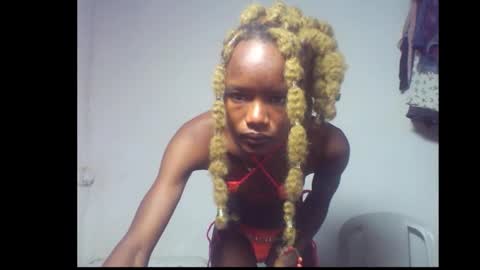 Snapshot of skinnybeauty1 chatting on 16, 12, 2025 Linda independent model online show from 16, 12, 2025