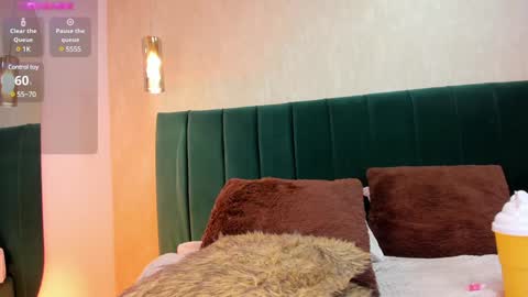 Snapshot of skinnydoll_1 chatting on 11, 1, 2025 Mila online show from 11, 1, 2025