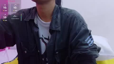 Snapshot of skinnyneighbour_ chatting on 17, 10, 2025 Karla online show from 17, 10, 2025