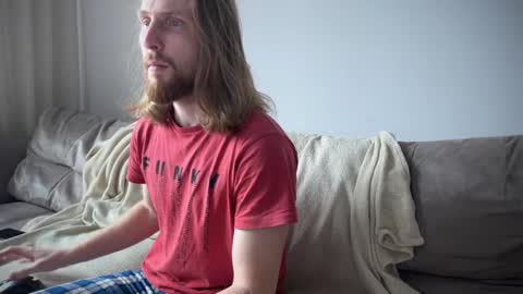 Snapshot of sky_guy25 chatting on 4, 3, 2025 sky_guy25 online show from 4, 3, 2025