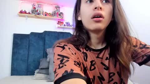 Snapshot of sky_liink chatting on 8, 2, 2025 Santiago online show from 8, 2, 2025